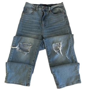 Kendall + Kylie, distressed jean